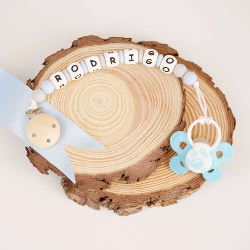 Fita Chucha Silicone Personalizado com contas se silicone brancas e coloridas e nome personalizado
