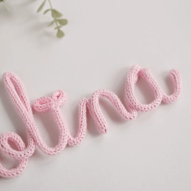 Nome Carolina personalizado feito em crochet