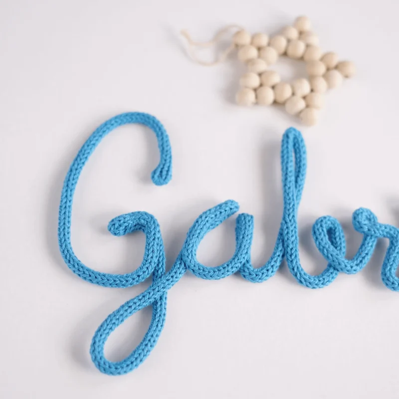 Nome Gabriel personalizado feito em crochet