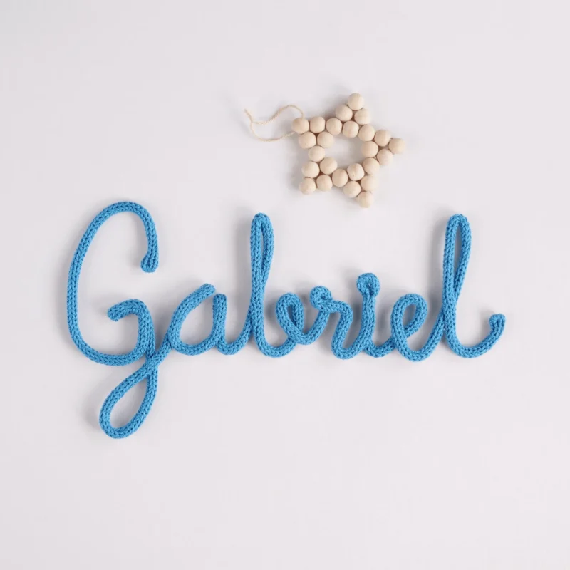 Nome Gabriel personalizado feito em crochet